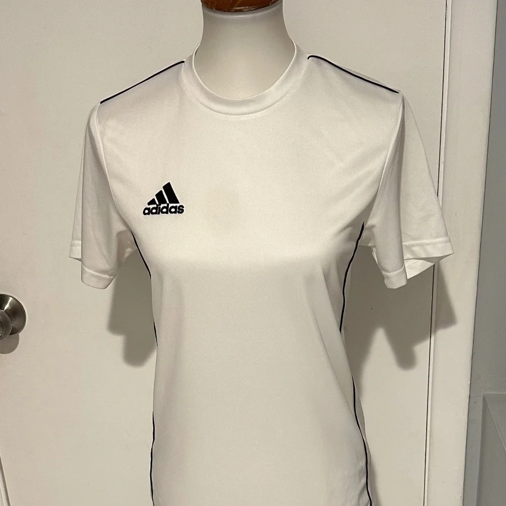 Adidas Aeroready Performance Shirt - Size XS.‎